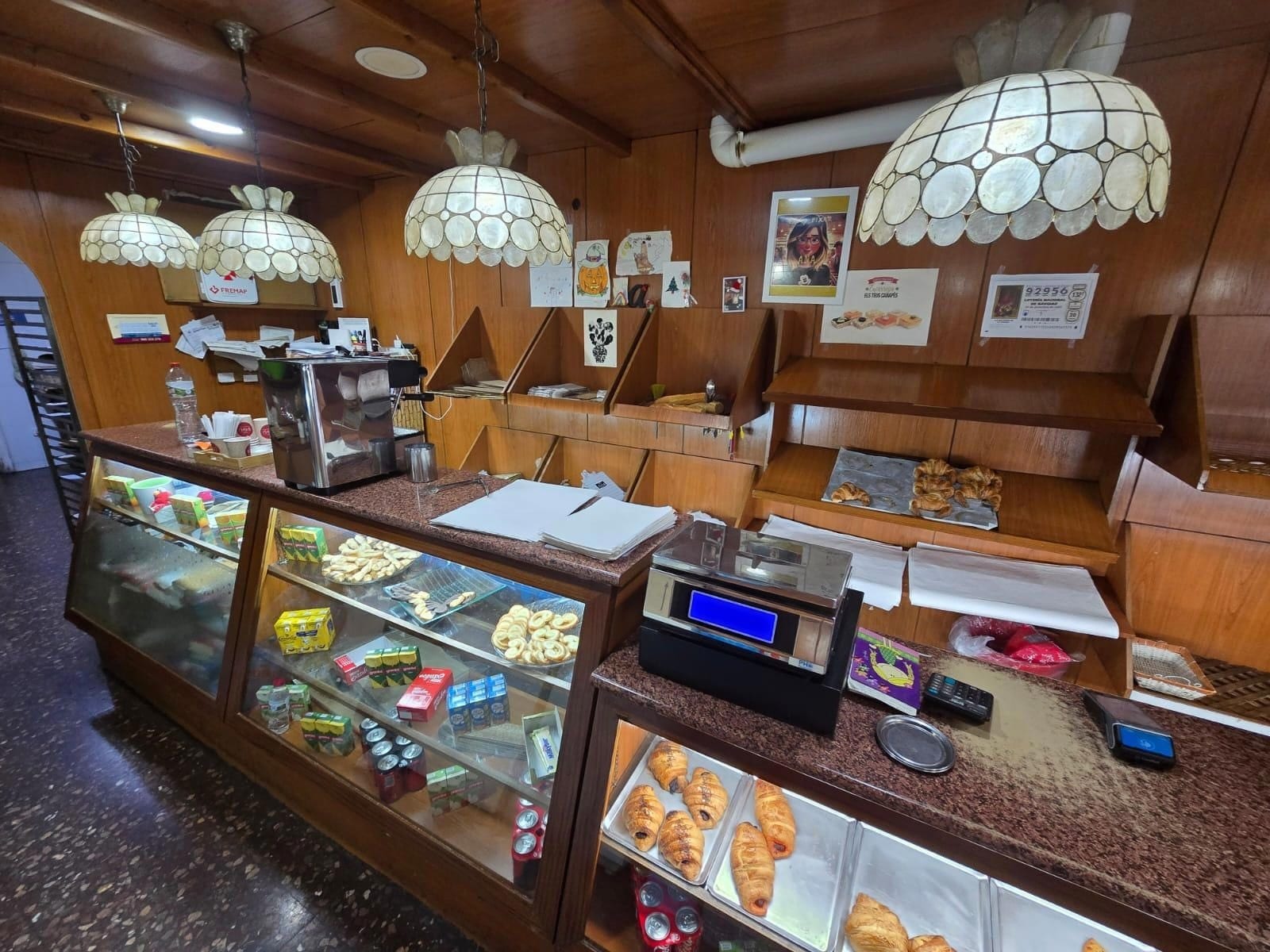 Local commercial dans Barcelone, Barcelona à louer Photo intérieure– Image 1 sur 9