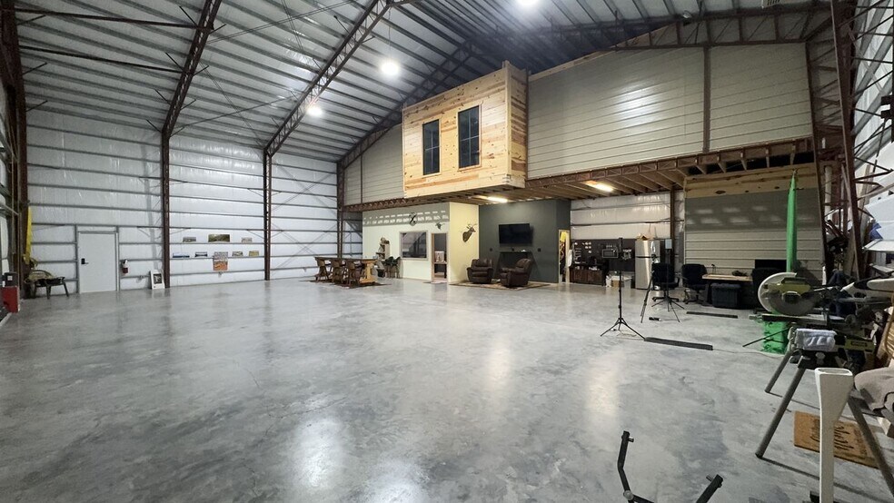 159 Industrial Park Dr, Sevierville, TN à vendre - Photo intérieure – Image 3 sur 9