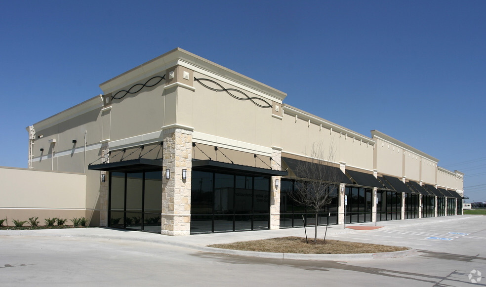 425 E Pleasant Run Rd, Cedar Hill, TX à louer - Photo de l’immeuble – Image 2 sur 14
