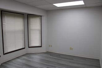 5525 Georgetown Rd, Indianapolis, IN à louer Photo intérieure– Image 2 sur 4