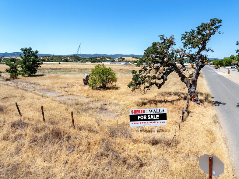 6229 Monterey Rd, Paso Robles, CA à vendre - Photo de l’immeuble – Image 2 sur 11