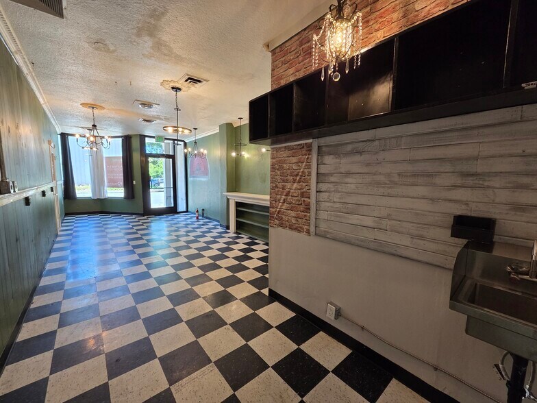 960-990 Commercial St SE, Salem, OR à louer - Photo de l’immeuble – Image 3 sur 5