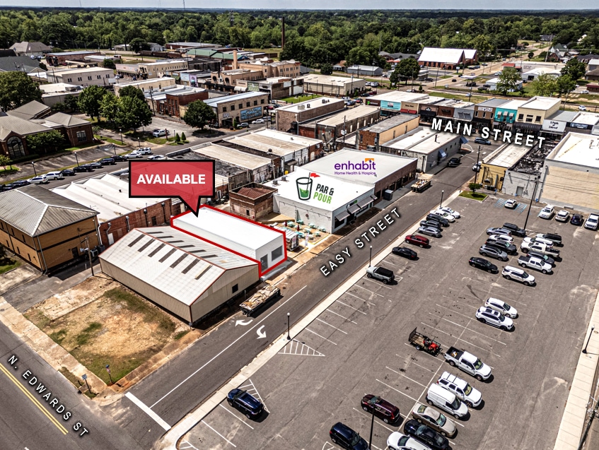 206 Easy Street, Enterprise, AL à louer Photo de l’immeuble– Image 1 sur 7