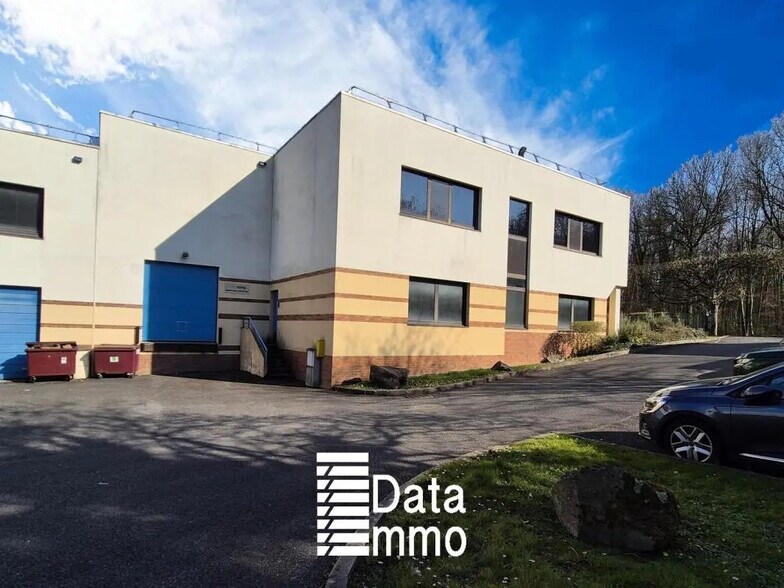Industriel/Logistique dans Champs-sur-Marne à louer - Photo de l’immeuble – Image 1 sur 9