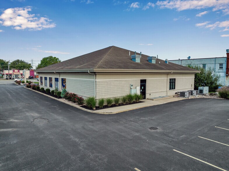 2099 Niagara Falls Blvd, Amherst, NY à vendre - Photo de l’immeuble – Image 3 sur 12
