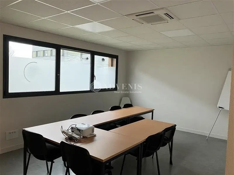 Bureau dans Bourges à louer Photo de l’immeuble– Image 1 sur 5