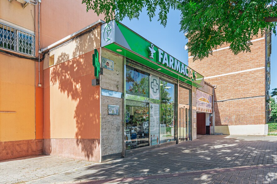 Calle de Federico Grases, 20, Madrid, Madrid à louer - Photo de l’immeuble – Image 2 sur 2