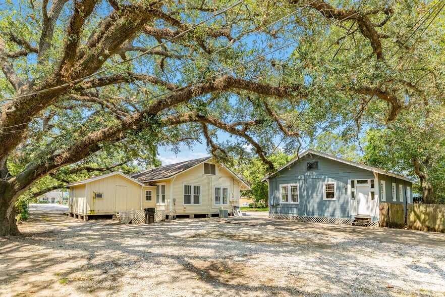 815 E Main St, League City, TX à vendre - Photo de l’immeuble – Image 3 sur 10