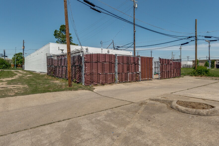 1420 Martin Luther King Jr Blvd, Dallas, TX à vendre - Photo de l’immeuble – Image 2 sur 25