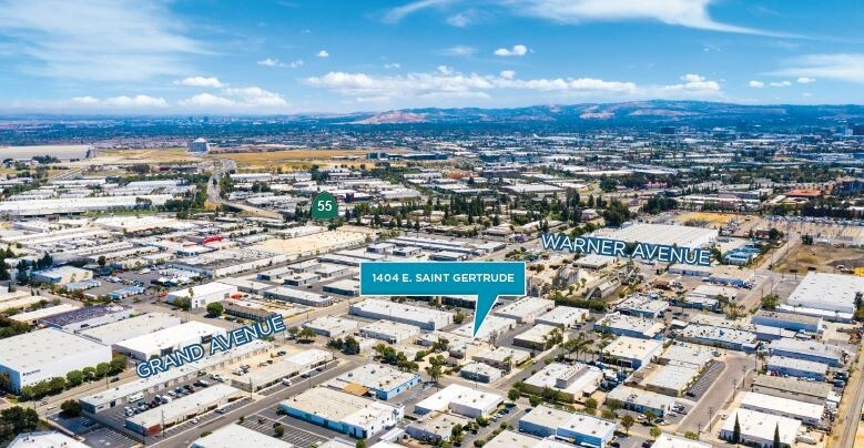 1404 E Saint Gertrude Pl, Santa Ana, CA à vendre - Aérien – Image 3 sur 8