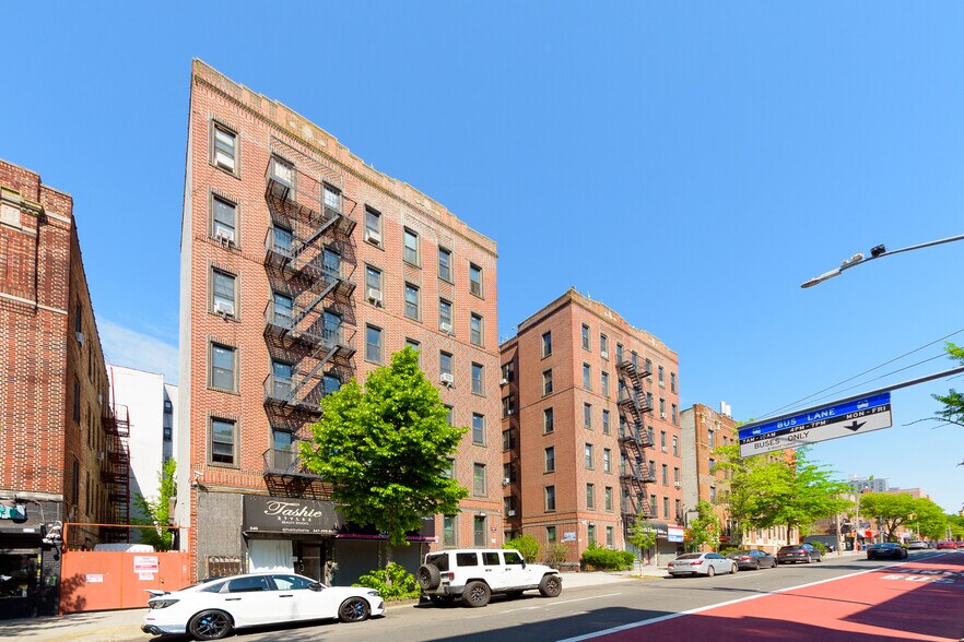 338 Rogers Ave, Brooklyn, NY à louer - Photo de l’immeuble – Image 2 sur 15
