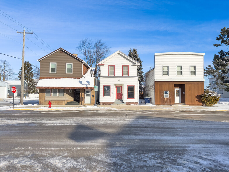 321 Harrison St, Kewaunee, WI à vendre - Photo de l’immeuble – Image 2 sur 34