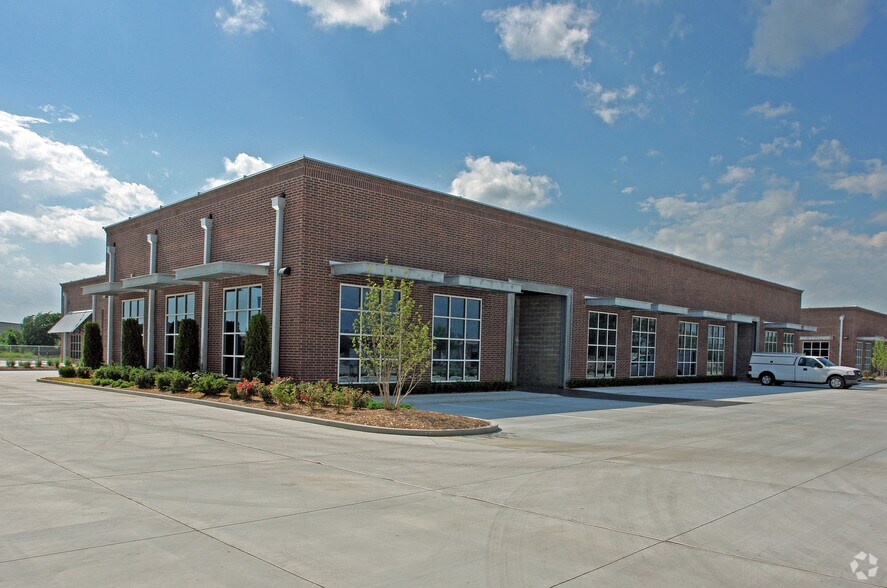 8640 S Peoria Ave, Tulsa, OK à louer - Photo de l’immeuble – Image 2 sur 7