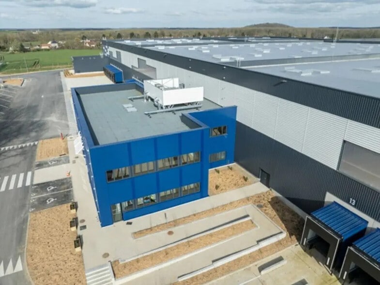 Industriel/Logistique dans Allonne à louer - Photo de l’immeuble – Image 2 sur 8