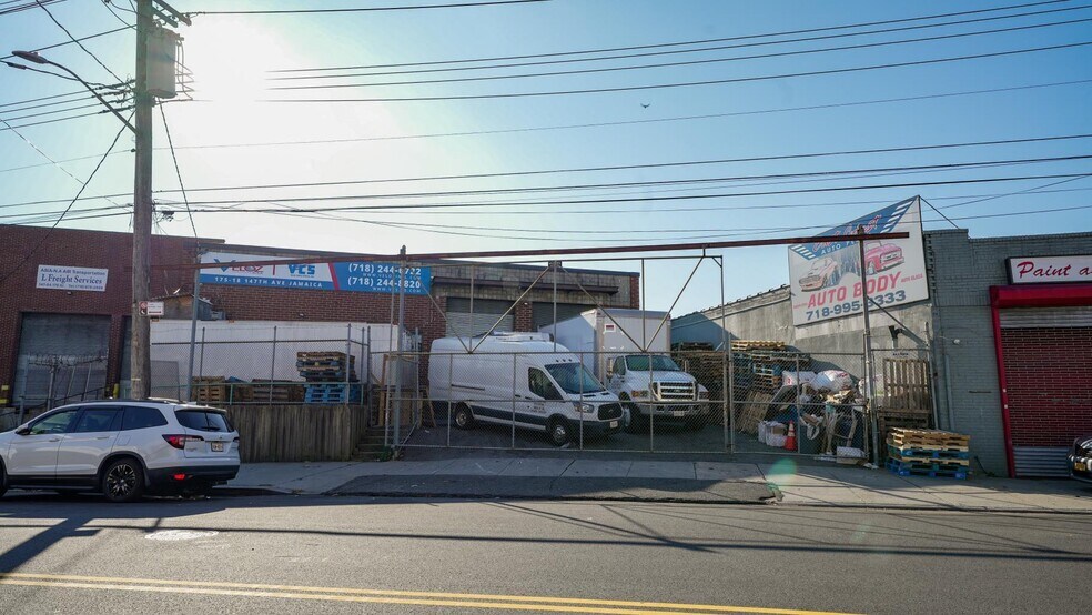 175-18 147th Ave, Jamaica, NY à louer - Photo de l’immeuble – Image 1 sur 1