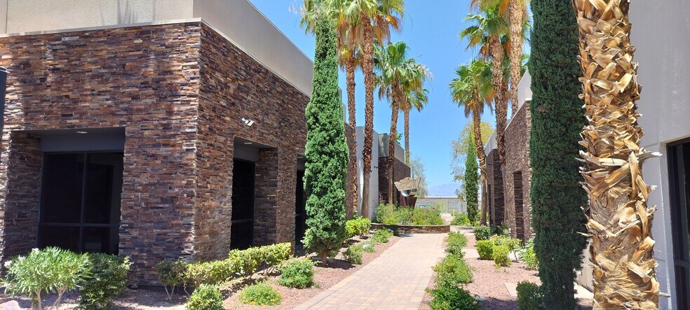 6284 S Rainbow Blvd, Las Vegas, NV à vendre - Photo de l’immeuble – Image 3 sur 16