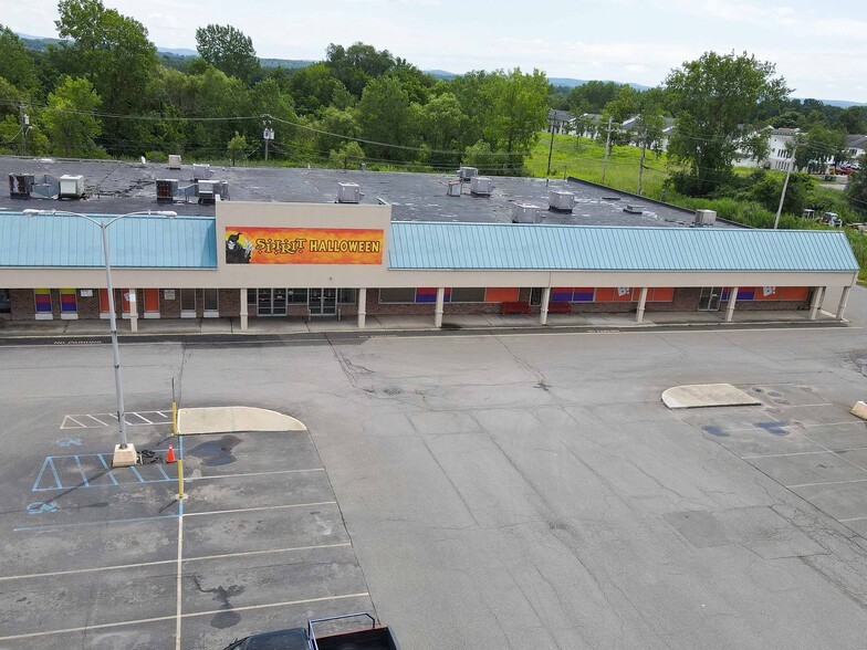 300 Fairview Ave, Hudson, NY à louer - Photo de l’immeuble – Image 3 sur 9
