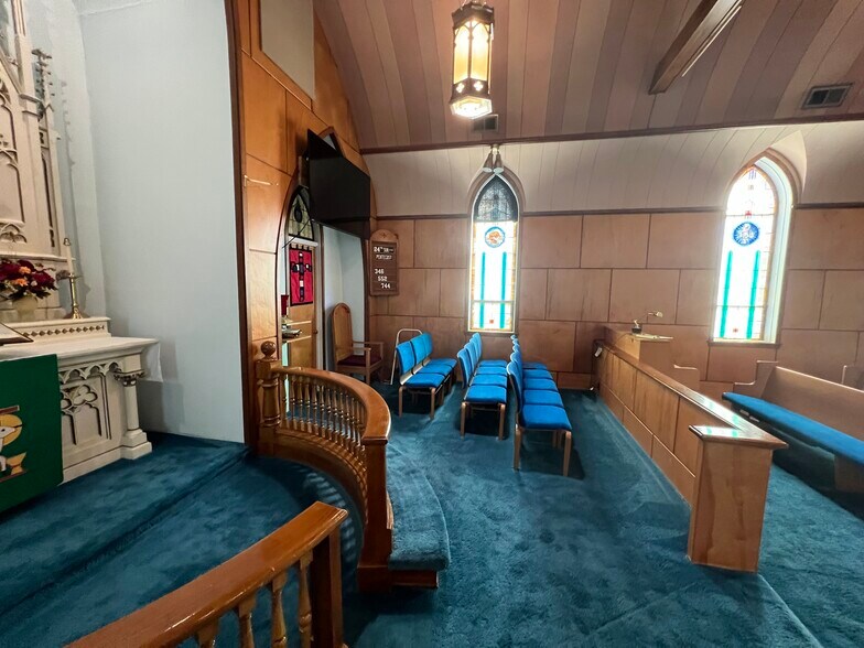 321 W John St, Newberry, MI à vendre - Photo de l’immeuble – Image 3 sur 24