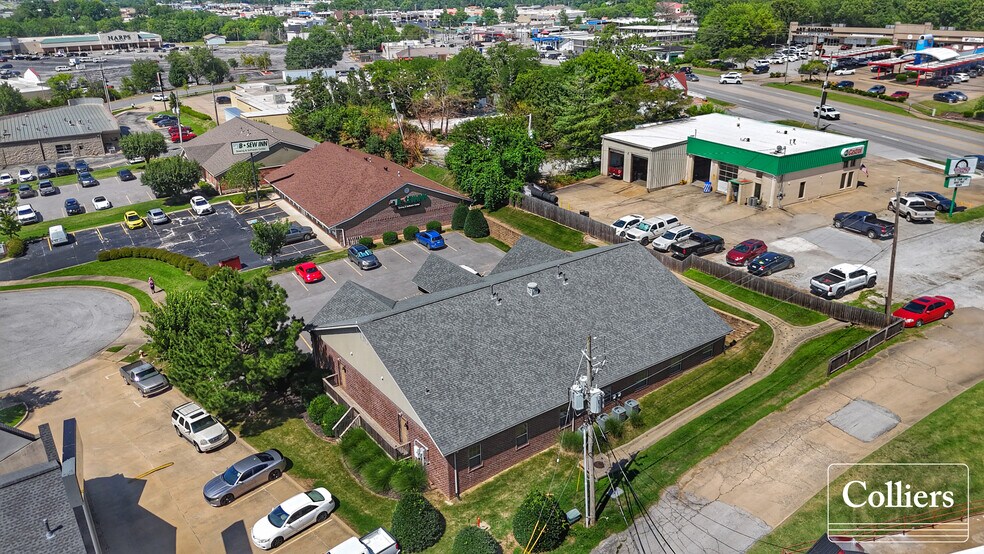 2894 McKee Cir, Fayetteville, AR à vendre - Photo de l’immeuble – Image 3 sur 13