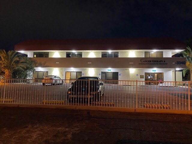 3340 Topaz St, Las Vegas, NV à louer - Photo de l’immeuble – Image 2 sur 14