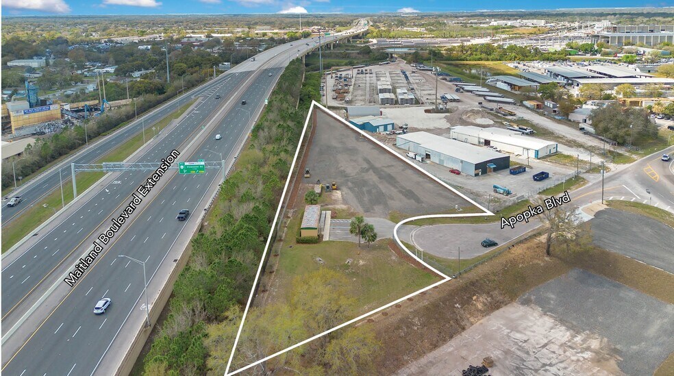 2916 Apopka Blvd & 8188 N Orange Blossom portefeuille de 2 biens à vendre sur LoopNet.fr - Photo principale – Image 1 sur 2