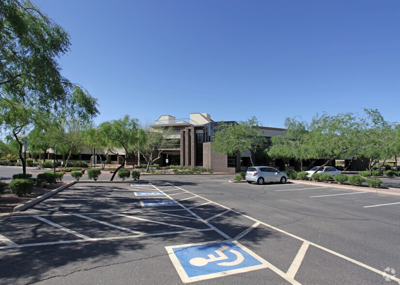 17200 N Perimeter Dr, Scottsdale, AZ à louer - Photo de l’immeuble – Image 3 sur 17