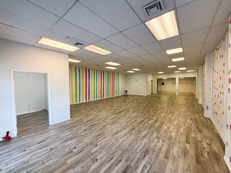 634 E Battlefield St, Springfield, MO à louer - Photo de l’immeuble – Image 3 sur 14