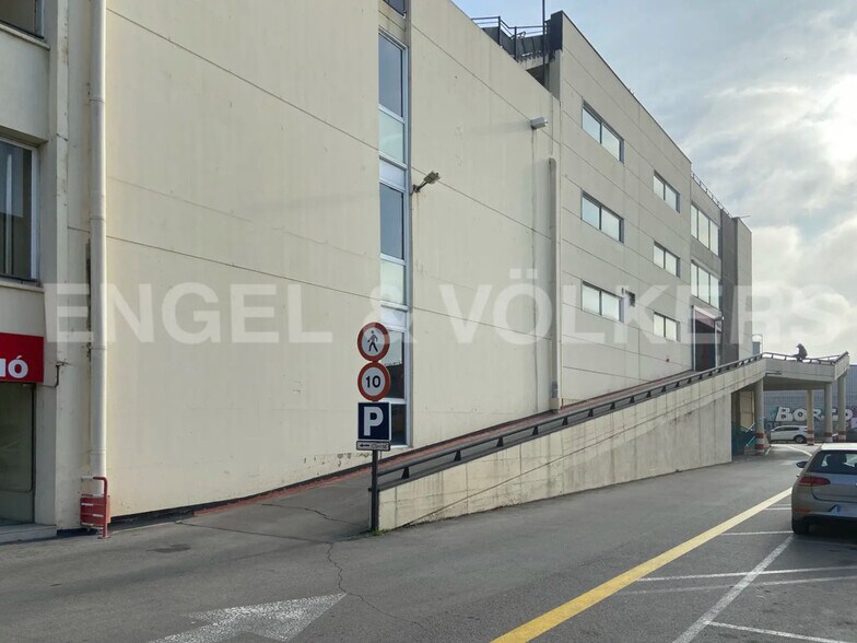 Local commercial dans El Prat de Llobregat, Barcelona à vendre - Photo de l’immeuble – Image 3 sur 6