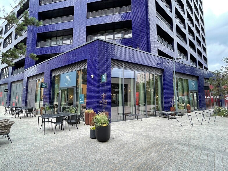 Orchard Pl, Londres à louer - Photo de l’immeuble – Image 1 sur 4