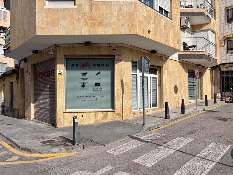 Local commercial dans Torrevieja à vendre - Photo de l’immeuble – Image 2 sur 15