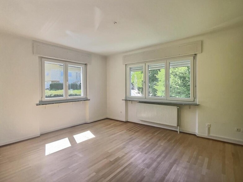 Bureau dans Saint-Avold à louer - Photo de l’immeuble – Image 3 sur 12