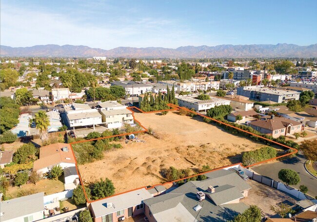 Plus de détails pour Approved (RTi) for 86 units with surface parking, Van Nuys, CA - Terrain à vendre