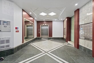 3572-3664 Saint-Charles Boul, Kirkland, QC à louer Hall d’entrée– Image 1 sur 6