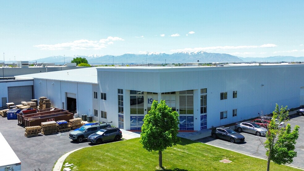 1173-1199 W 2425 S, Woods Cross, UT à louer - Photo de l’immeuble – Image 2 sur 18