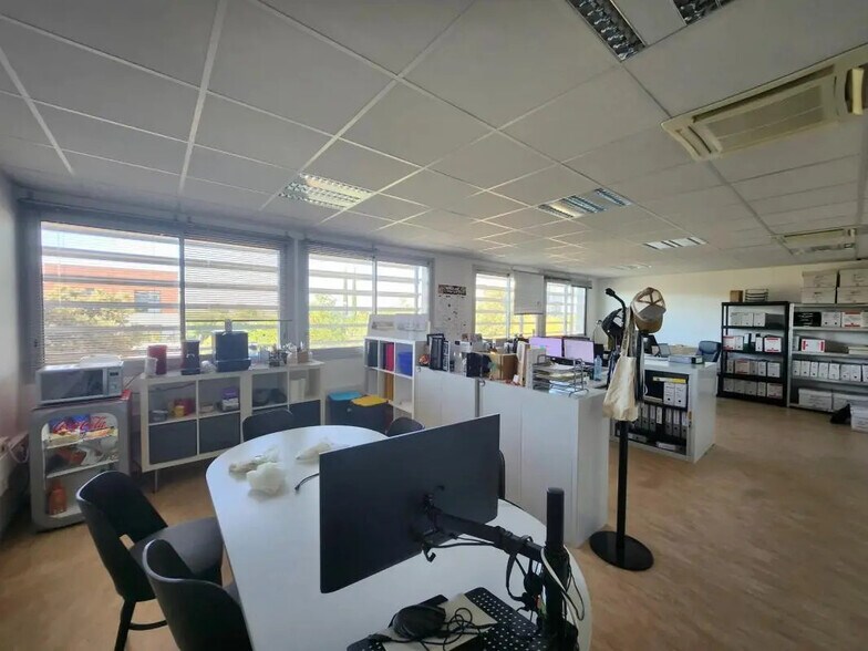 Bureau dans Castries à louer - Photo de l’immeuble – Image 3 sur 6