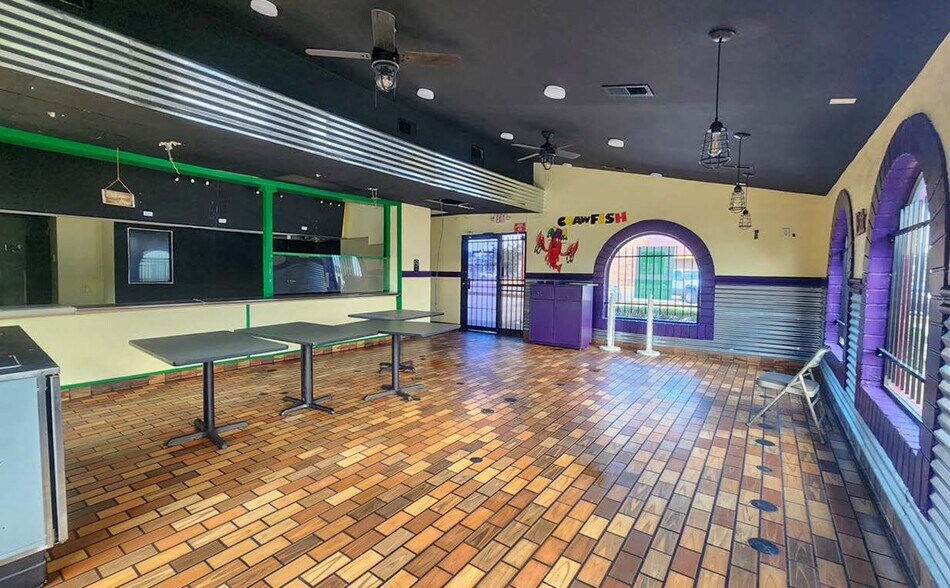 7473 N Shepherd Dr, Houston, TX à vendre - Photo intérieure – Image 2 sur 8