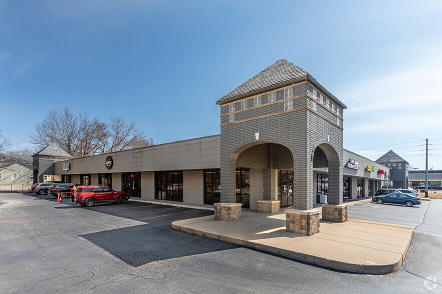 813 W Central Ave, Bentonville, AR à louer - Photo de l’immeuble – Image 2 sur 5