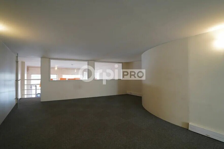 Bureau dans Lyon à louer - Photo de l’immeuble – Image 3 sur 8
