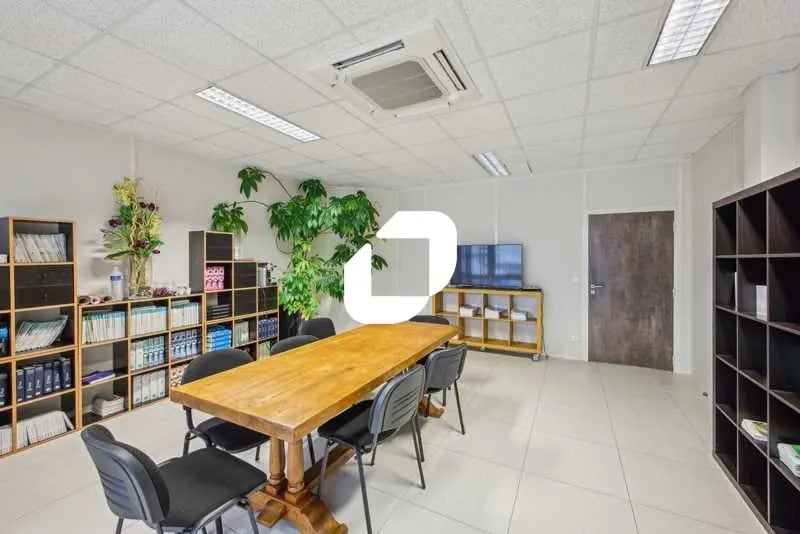 2 Rue De La Haie Aux Vaches, Les Essarts-le-Roi à vendre - Photo intérieure – Image 1 sur 10