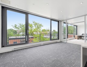 1360 Rue Ropery, Montréal, QC à louer Photo intérieure– Image 2 sur 5