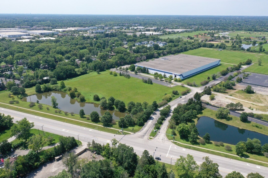 210 S Milwaukee Ave, Vernon Hills, IL à vendre Photo principale– Image 1 sur 4