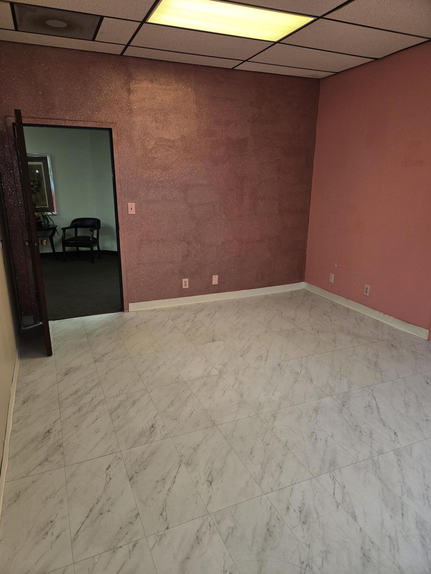 750 E Sample Rd, Pompano Beach, FL à louer Photo intérieure– Image 1 sur 2