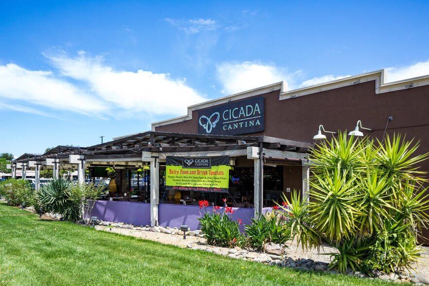 1611-1627 Hilltop Dr, Redding, CA à louer - Photo de l’immeuble – Image 2 sur 8