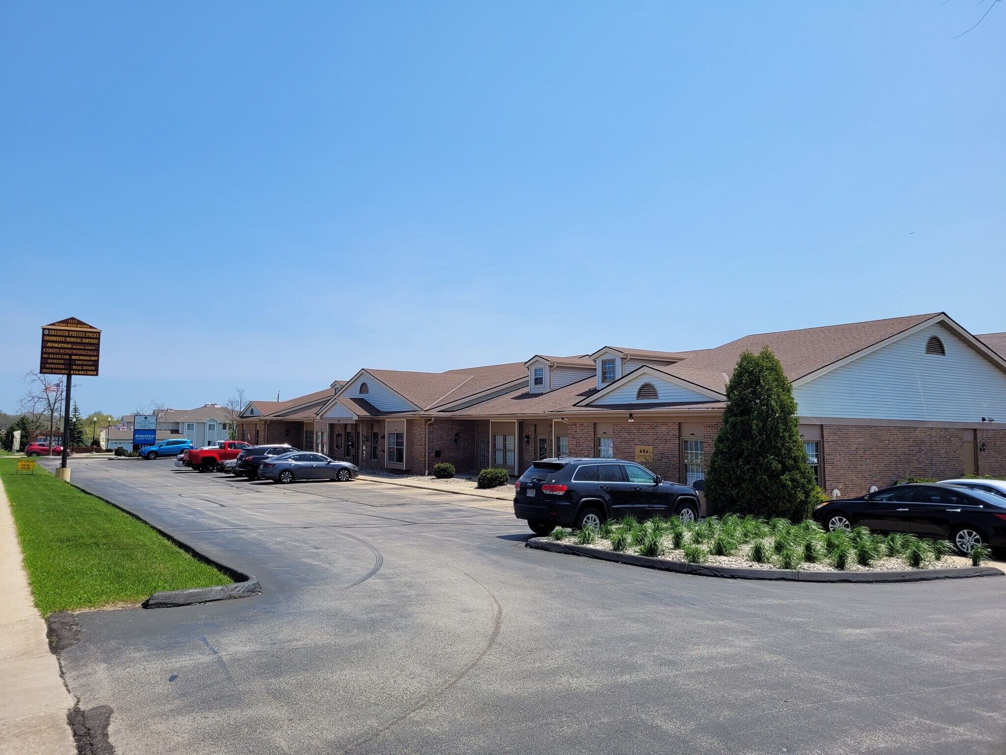 1333 College Ave, South Milwaukee, WI à louer Photo principale– Image 1 sur 16