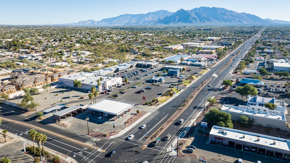 4080-4180 W Ina Rd, Tucson, AZ à louer - Photo de l’immeuble – Image 3 sur 7