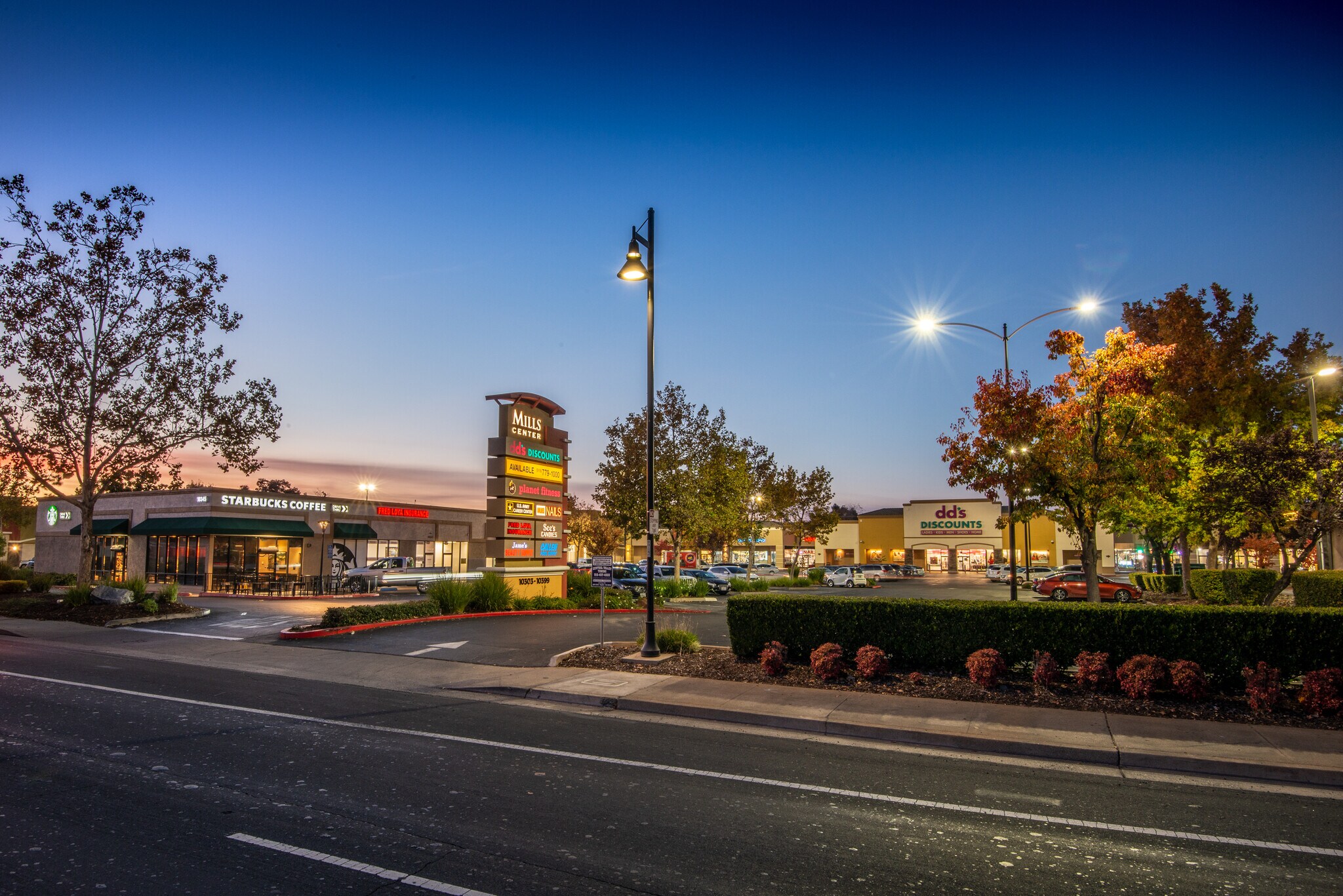10301-10385 Folsom Blvd, Rancho Cordova, CA à louer Photo principale– Image 1 sur 2