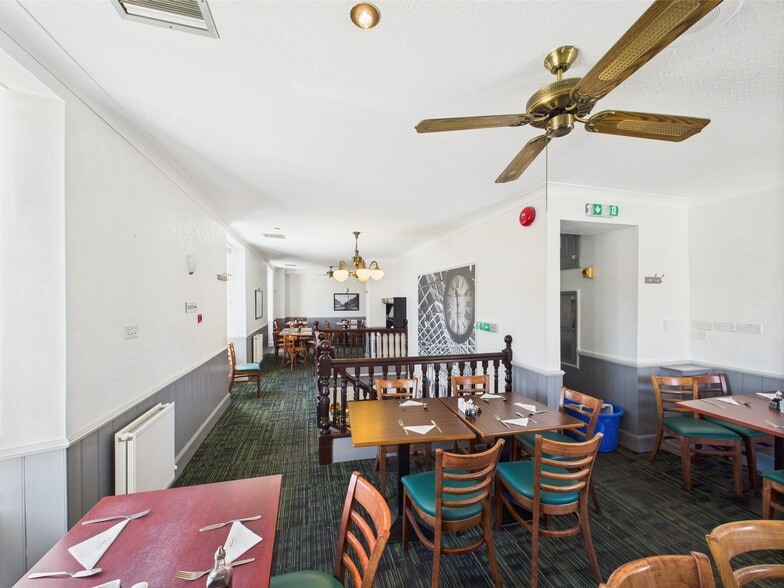 11 Moss St, Elgin à vendre - Photo intérieure – Image 3 sur 7