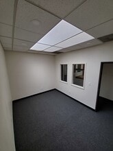 11417 W Bernardo Ct, San Diego, CA à louer Photo intérieure– Image 1 sur 4