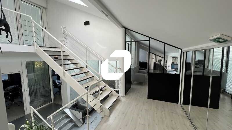 Bureau dans Suresnes à louer - Photo de l’immeuble – Image 2 sur 7