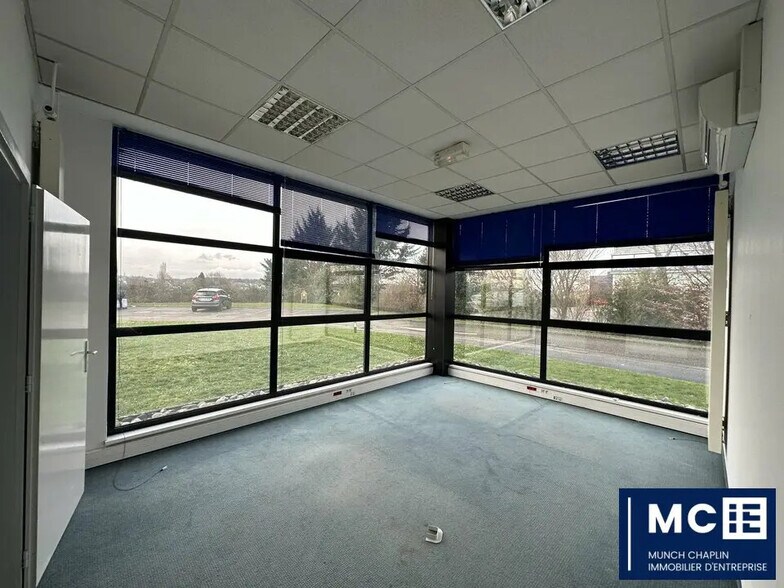 Bureau dans Niederhausbergen à louer - Photo de l’immeuble – Image 1 sur 7